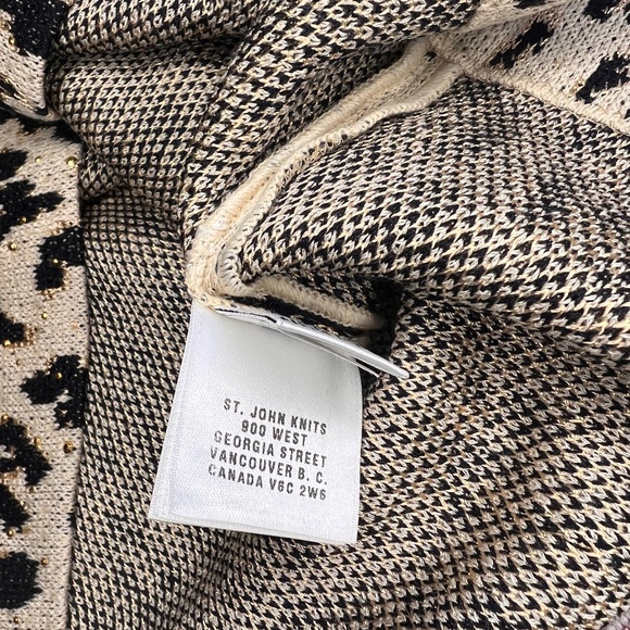 Vintage Early 2000s St. John By Marie Gray Animal Print Sparkly Knit Top - Picture 4 of 4